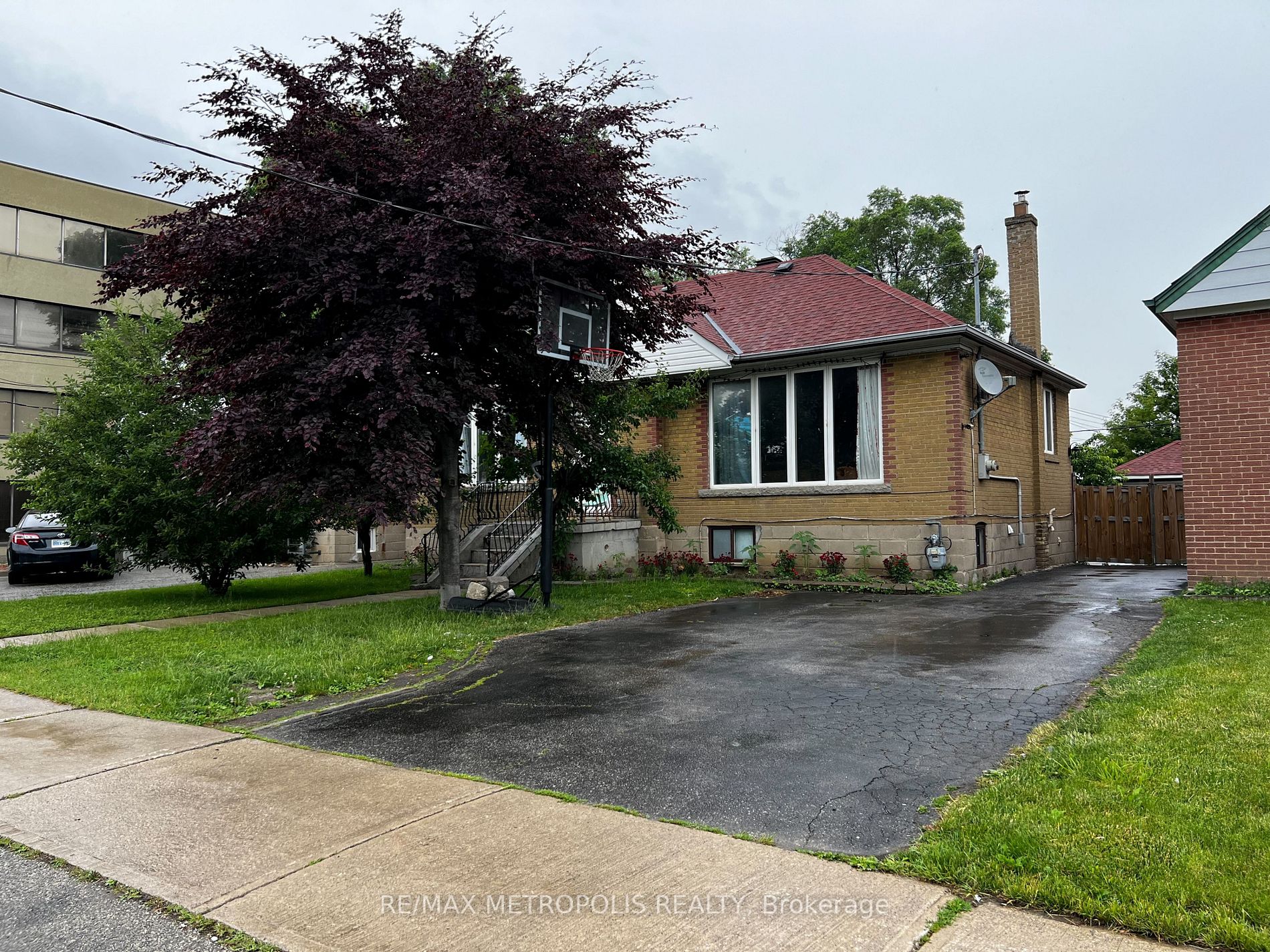 53 Stadacona Dr