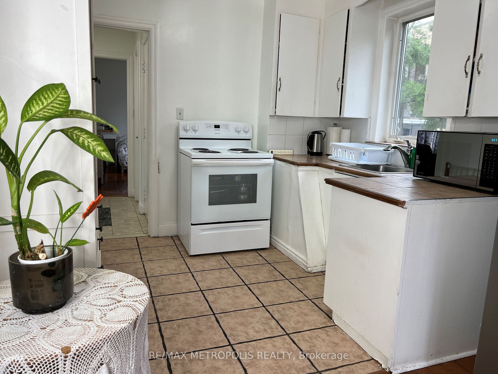 53 Stadacona Dr