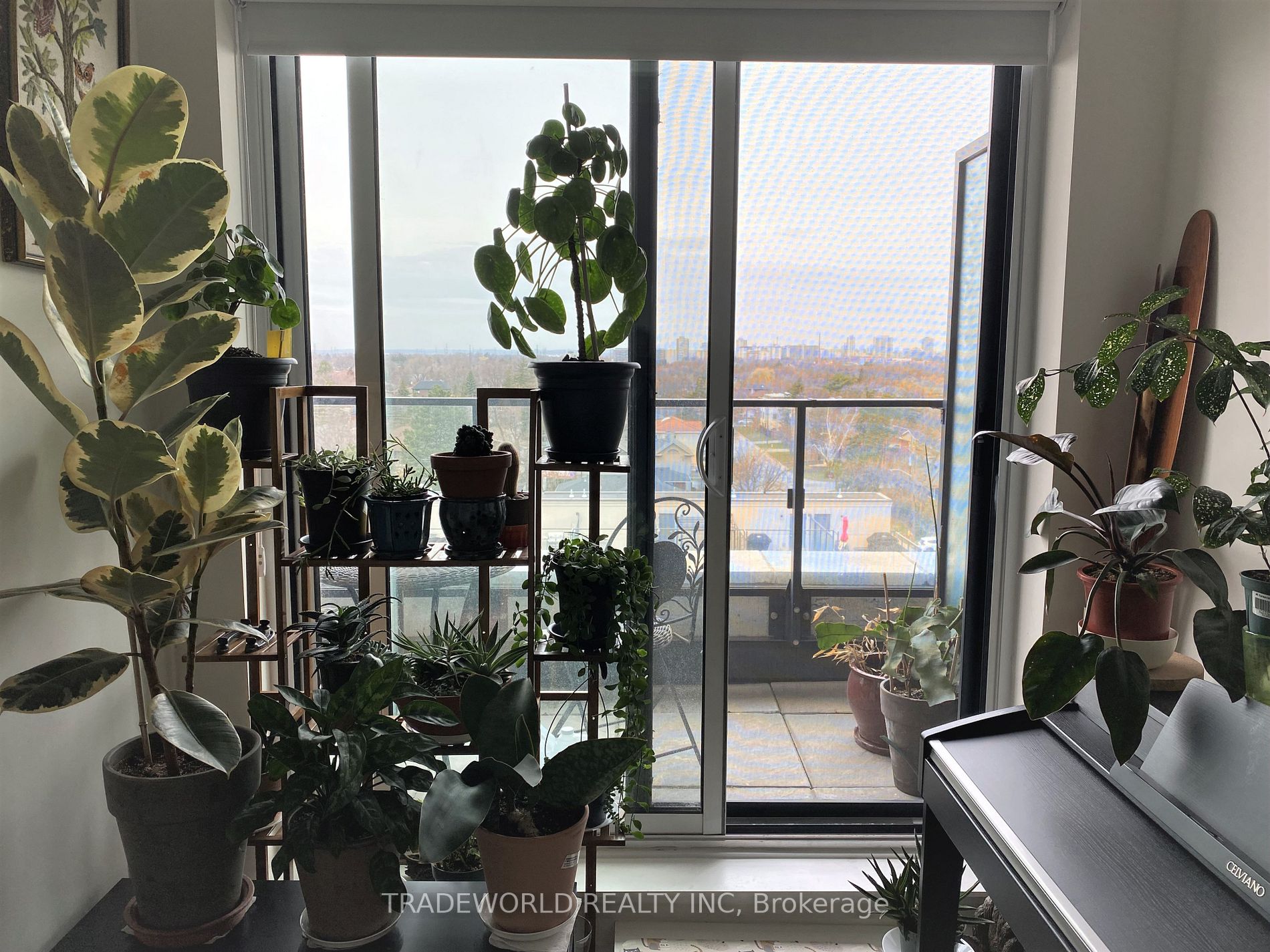 741 Sheppard Ave W, #806