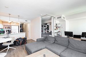 18 Yonge St, #2106