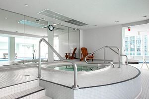 18 Yonge St, #2106