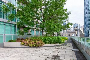 18 Yonge St, #2106