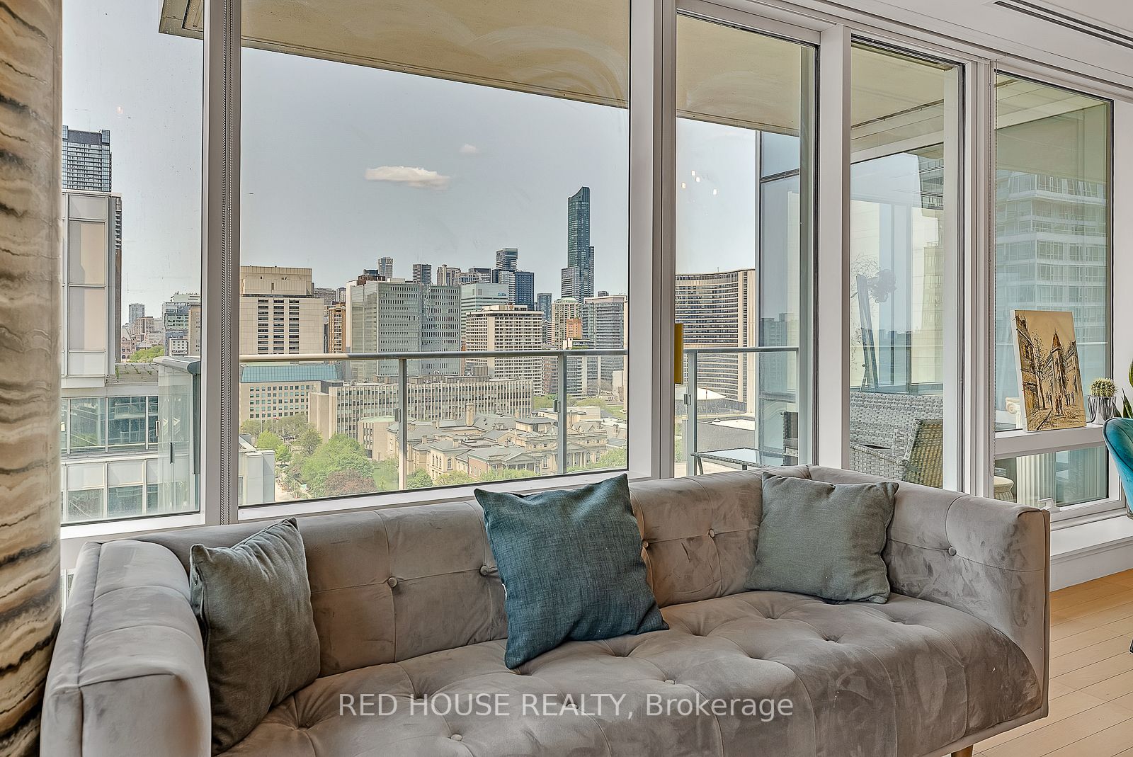 180 University Ave, #2105