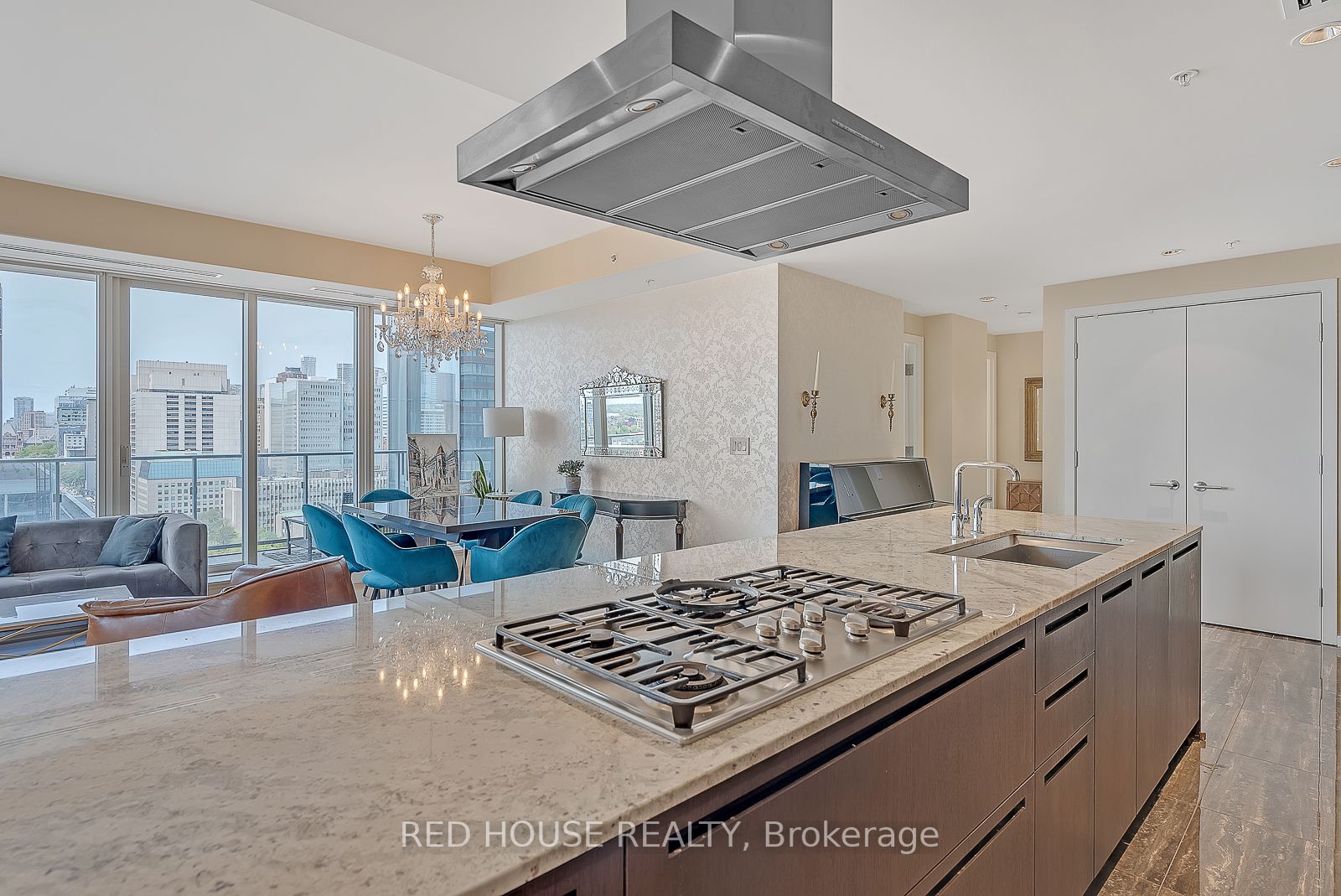 180 University Ave, #2105