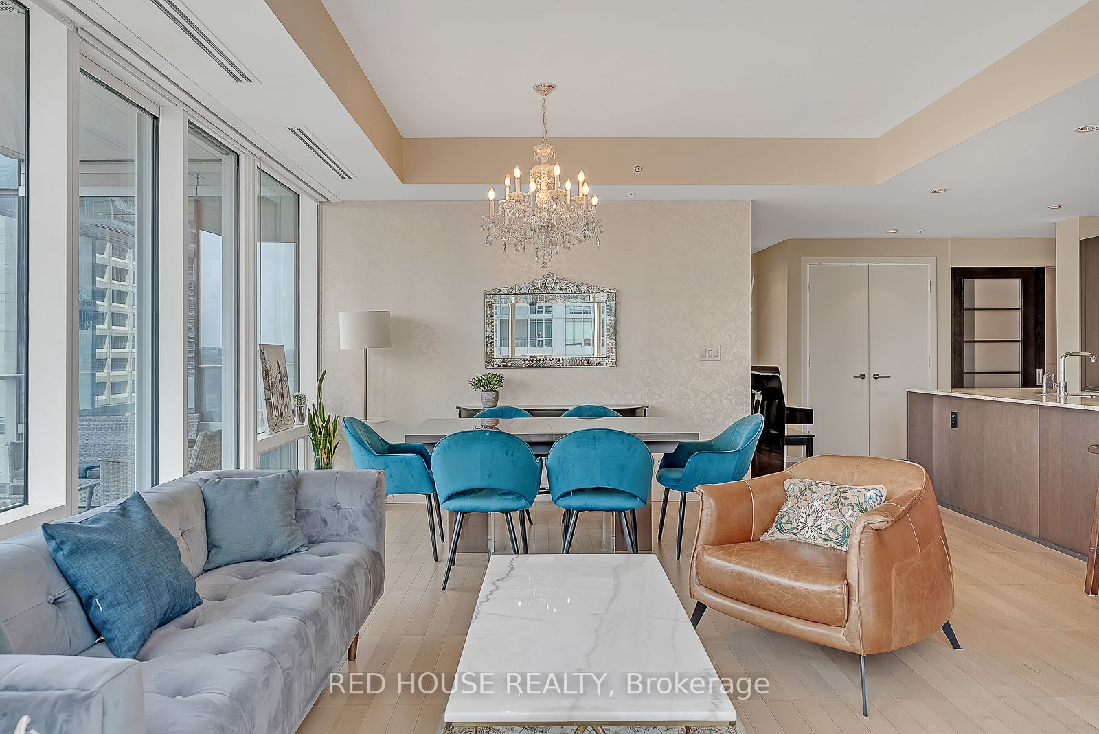 180 University Ave, #2105