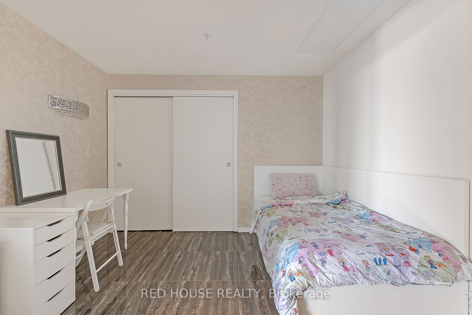 180 University Ave, #2105