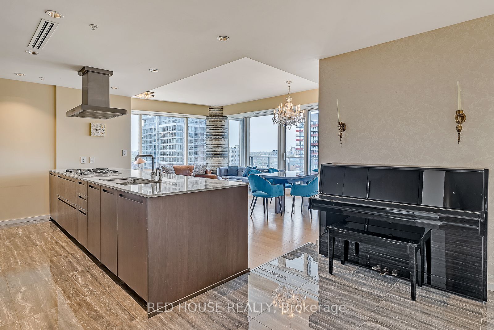 180 University Ave, #2105