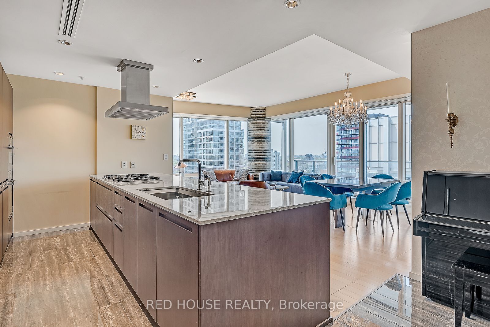 180 University Ave, #2105