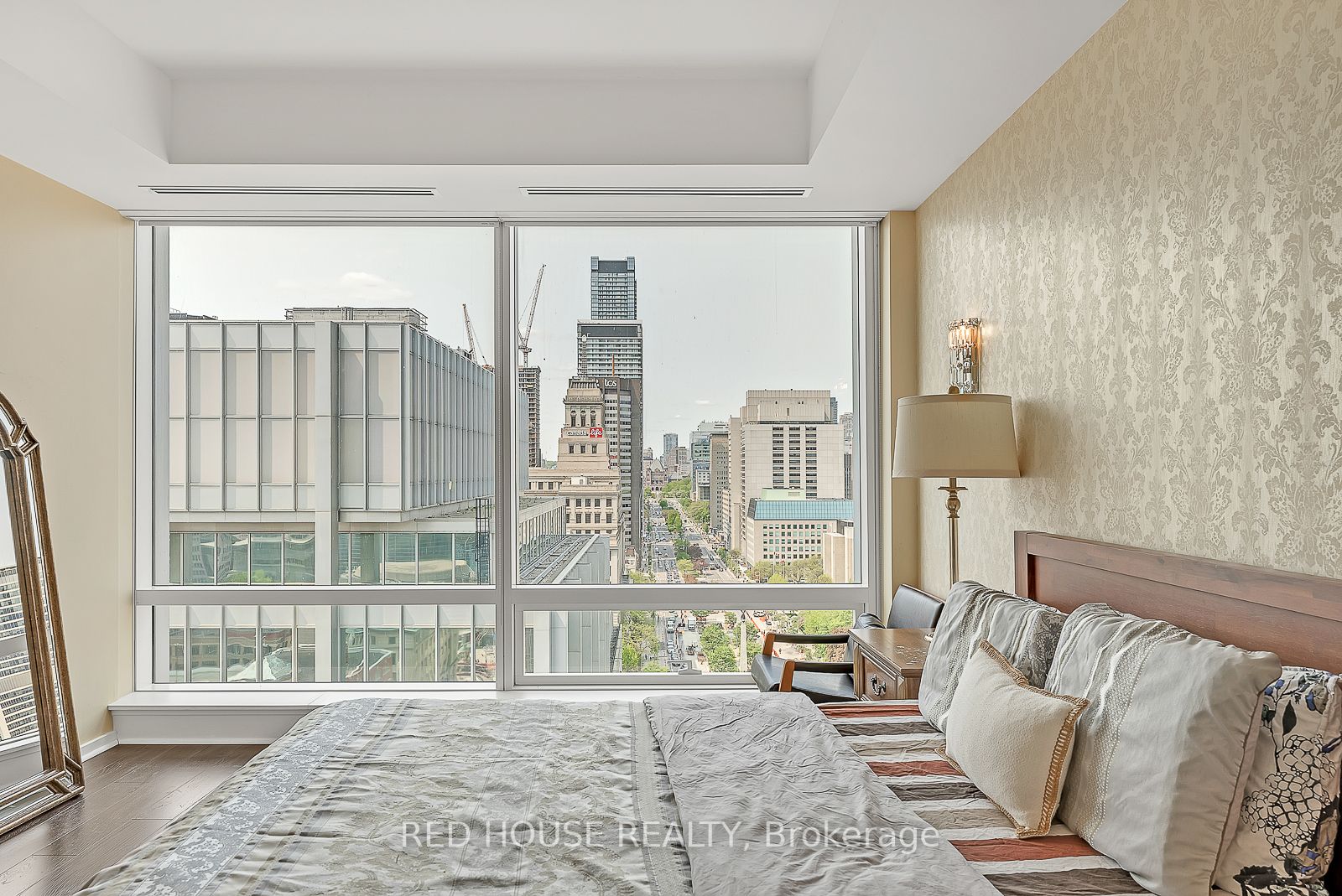 180 University Ave, #2105
