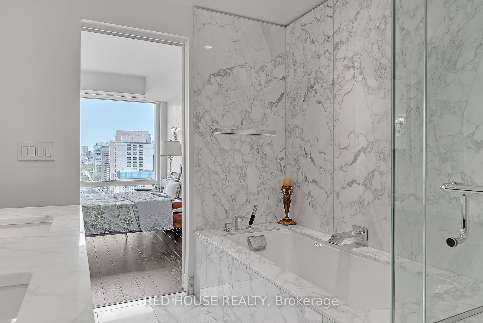 180 University Ave, #2105