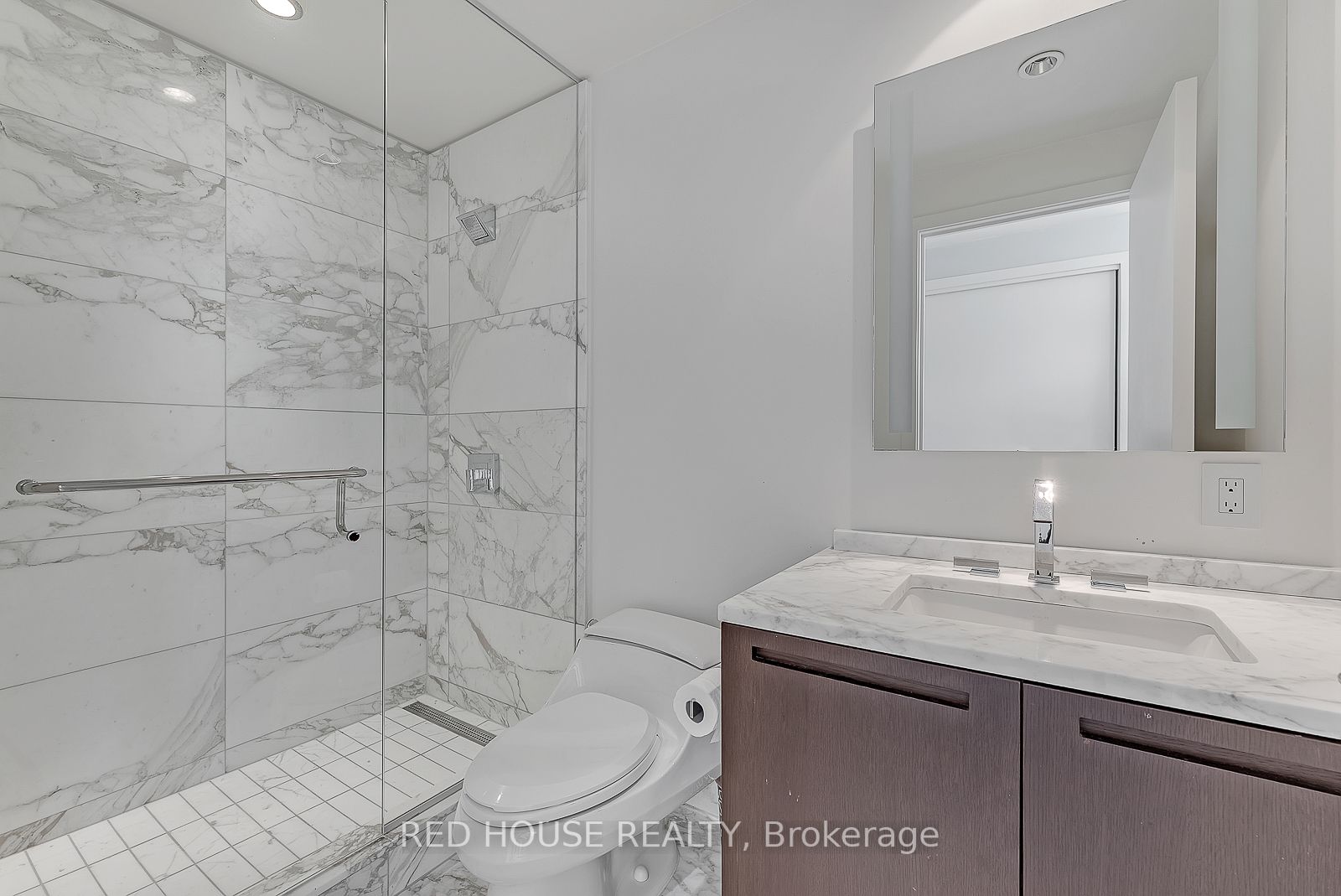 180 University Ave, #2105