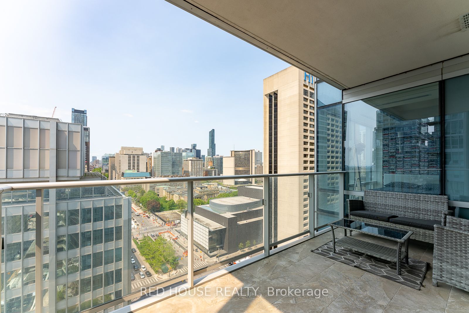 180 University Ave, #2105