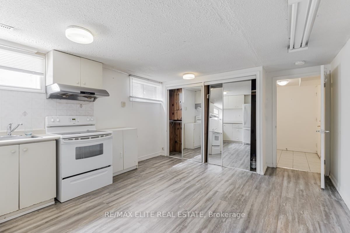 25 Navaho Dr