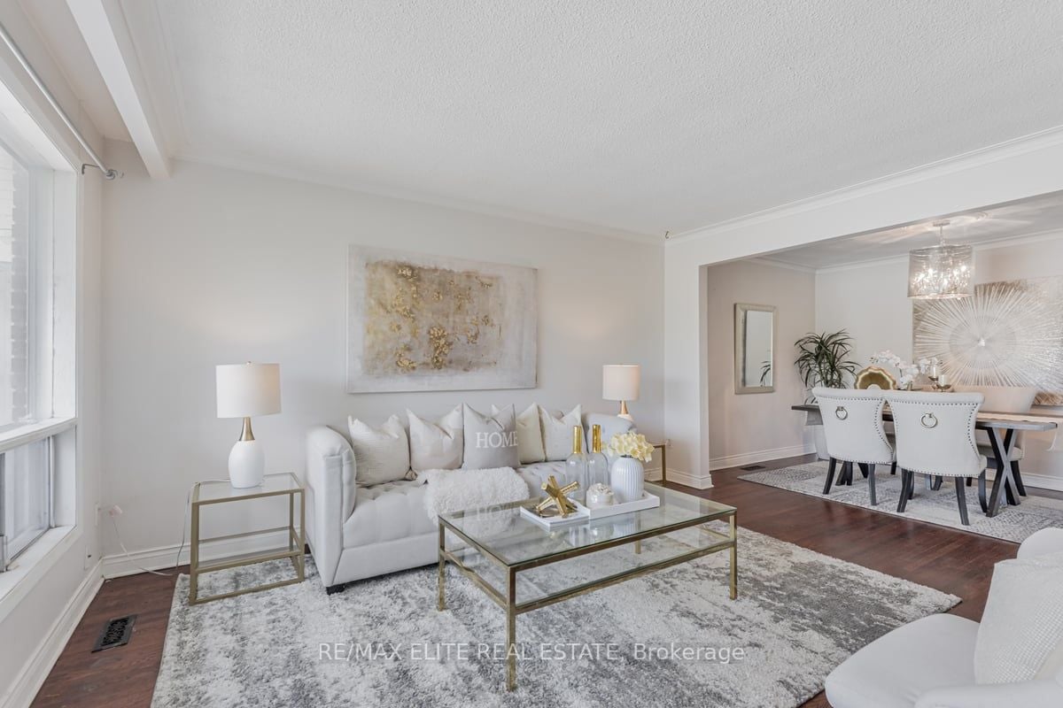 25 Navaho Dr