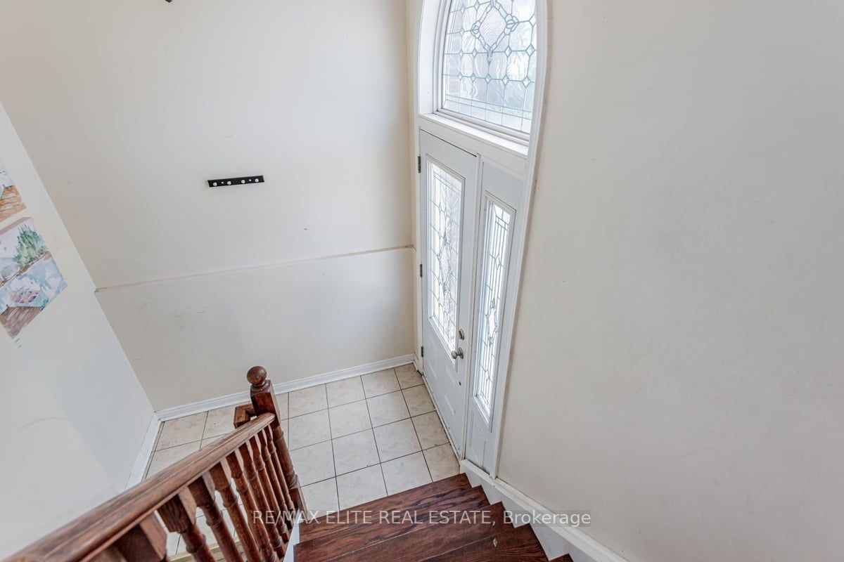 25 Navaho Dr