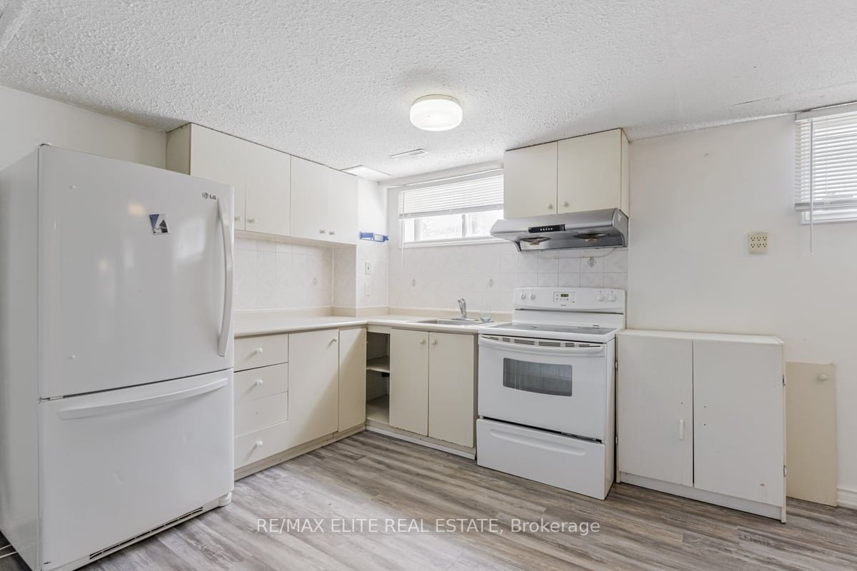 25 Navaho Dr