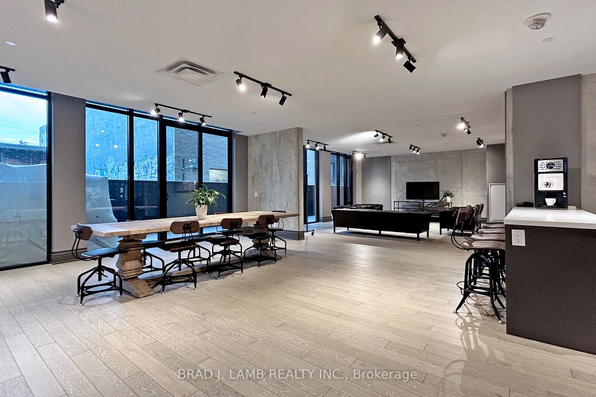 608 Richmond St W, #520