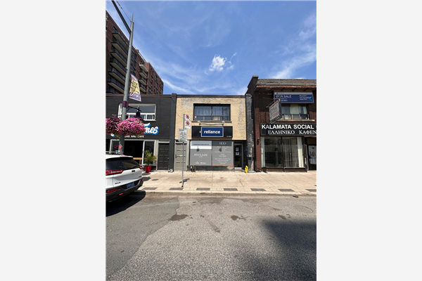 890 St. Clair Ave W, Toronto