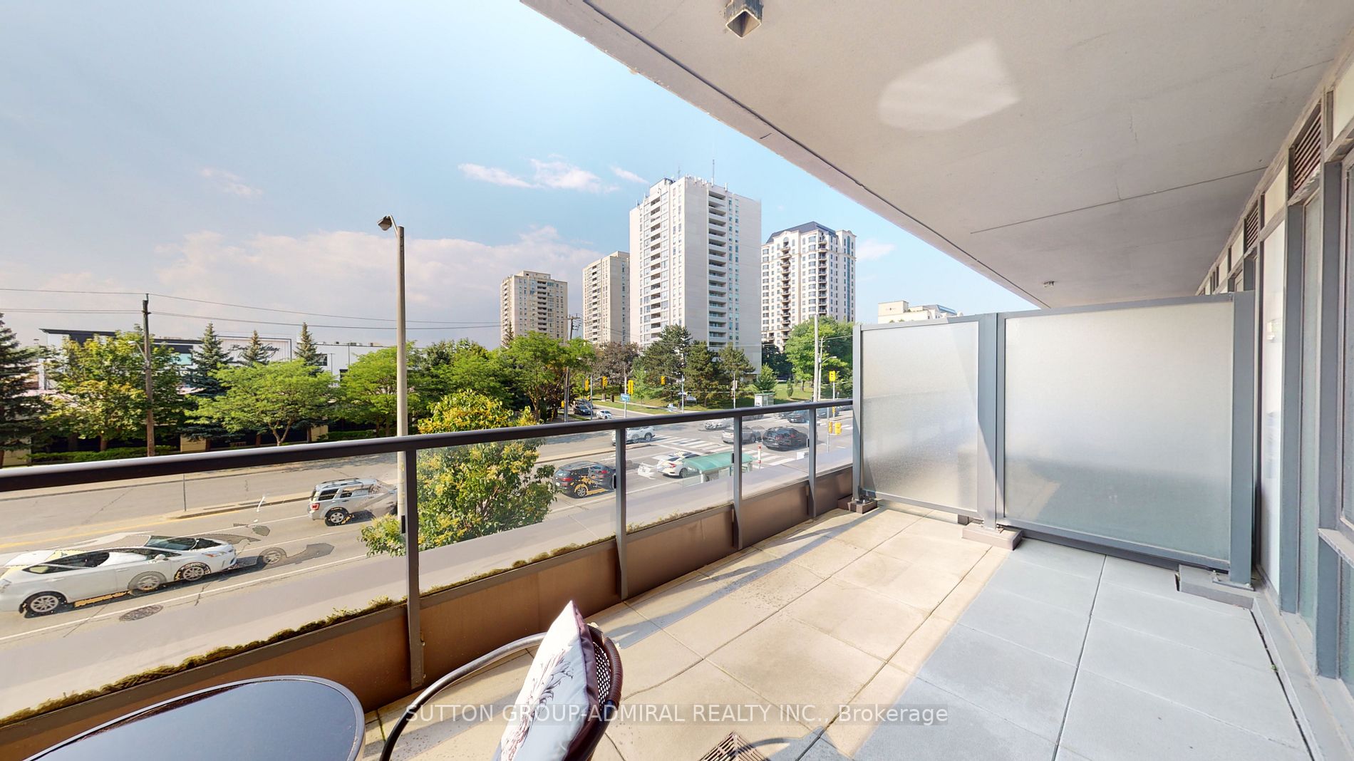 18 Rean Drive, #207