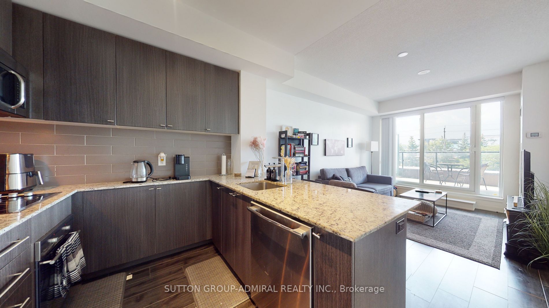 18 Rean Drive, #207