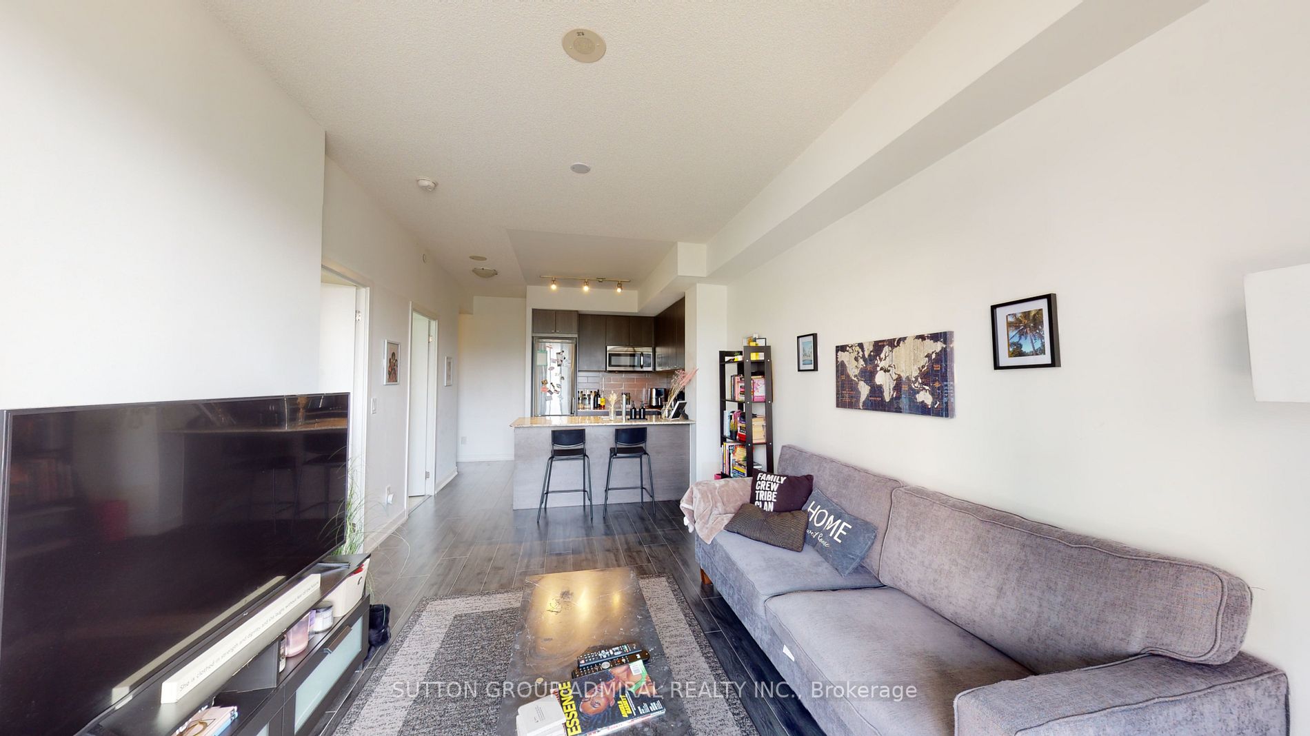 18 Rean Dr, #207