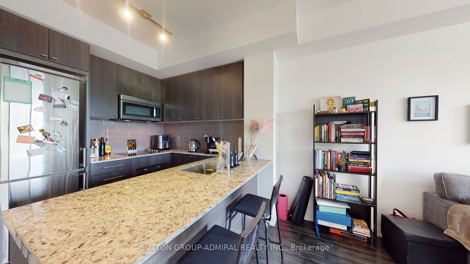 18 Rean Drive, #207