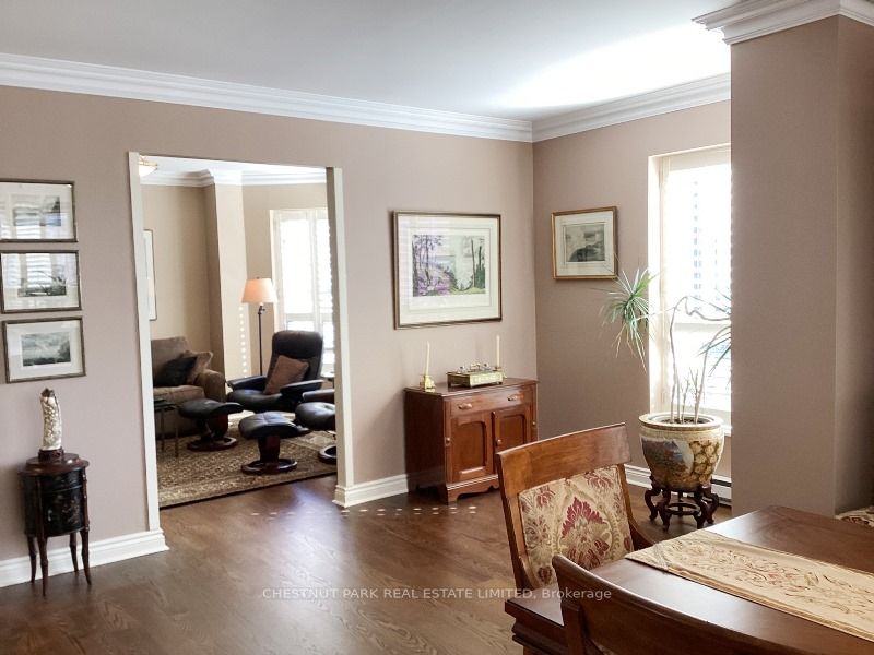 1132 Bay St, #1002