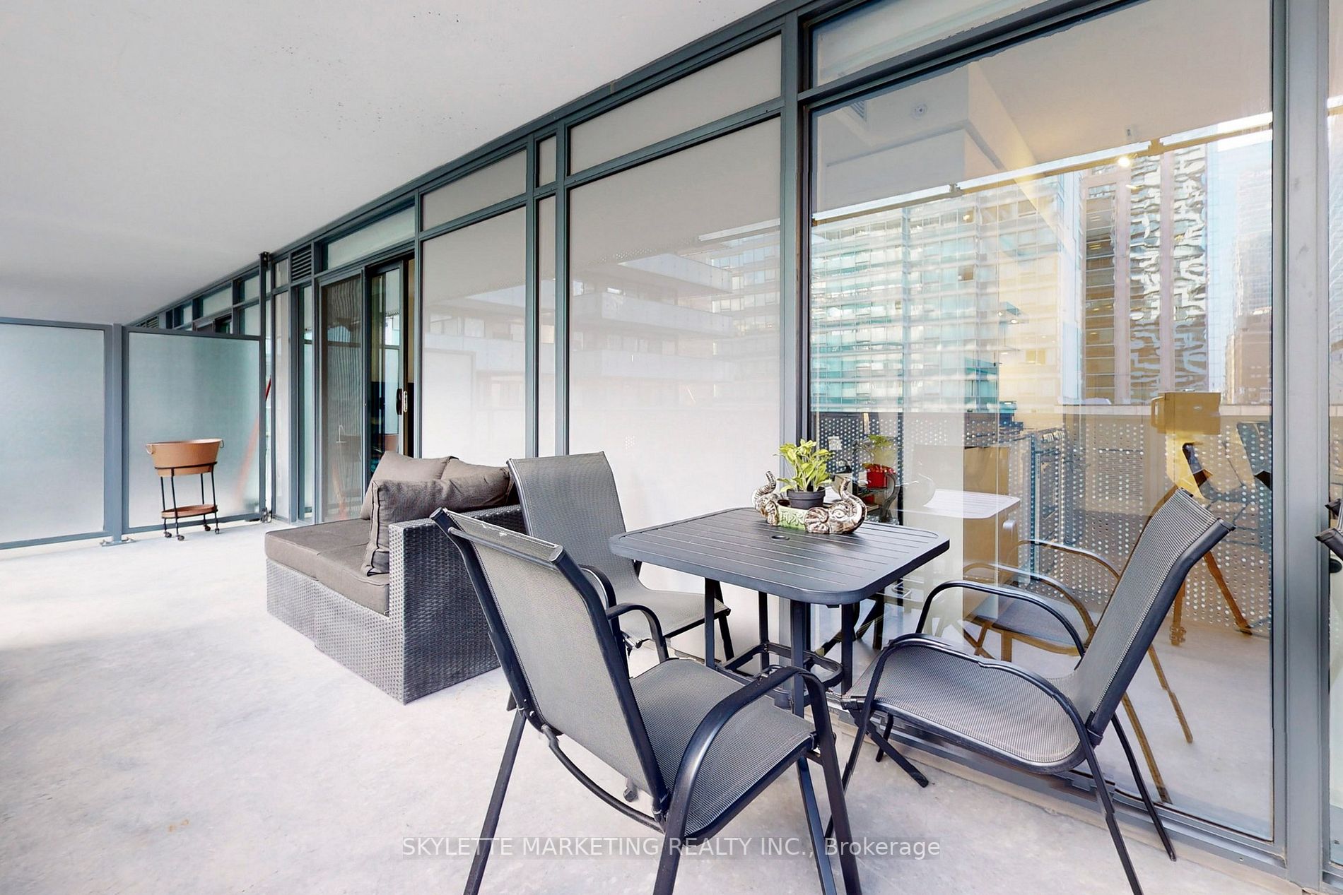 25 Richmond St E, #1105