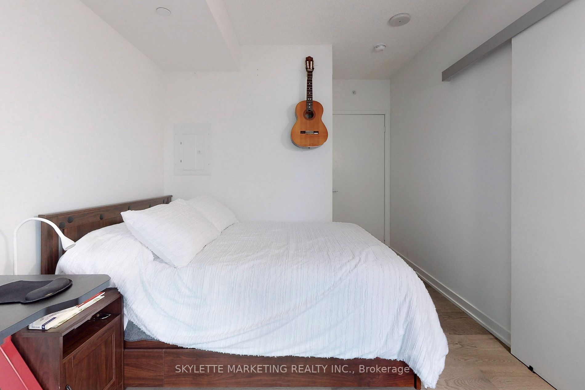 25 Richmond St E, #1105