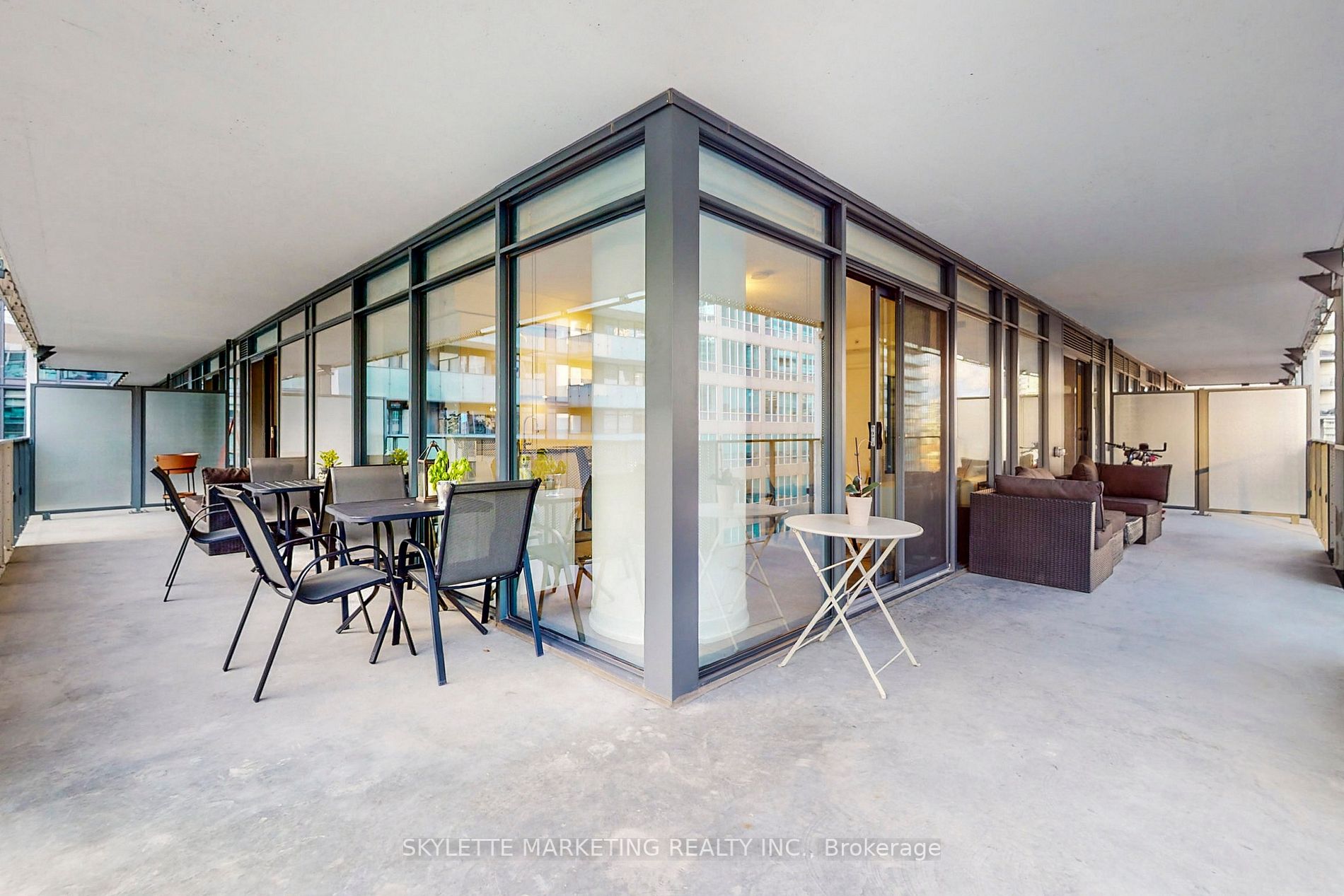 25 Richmond St E, #1105