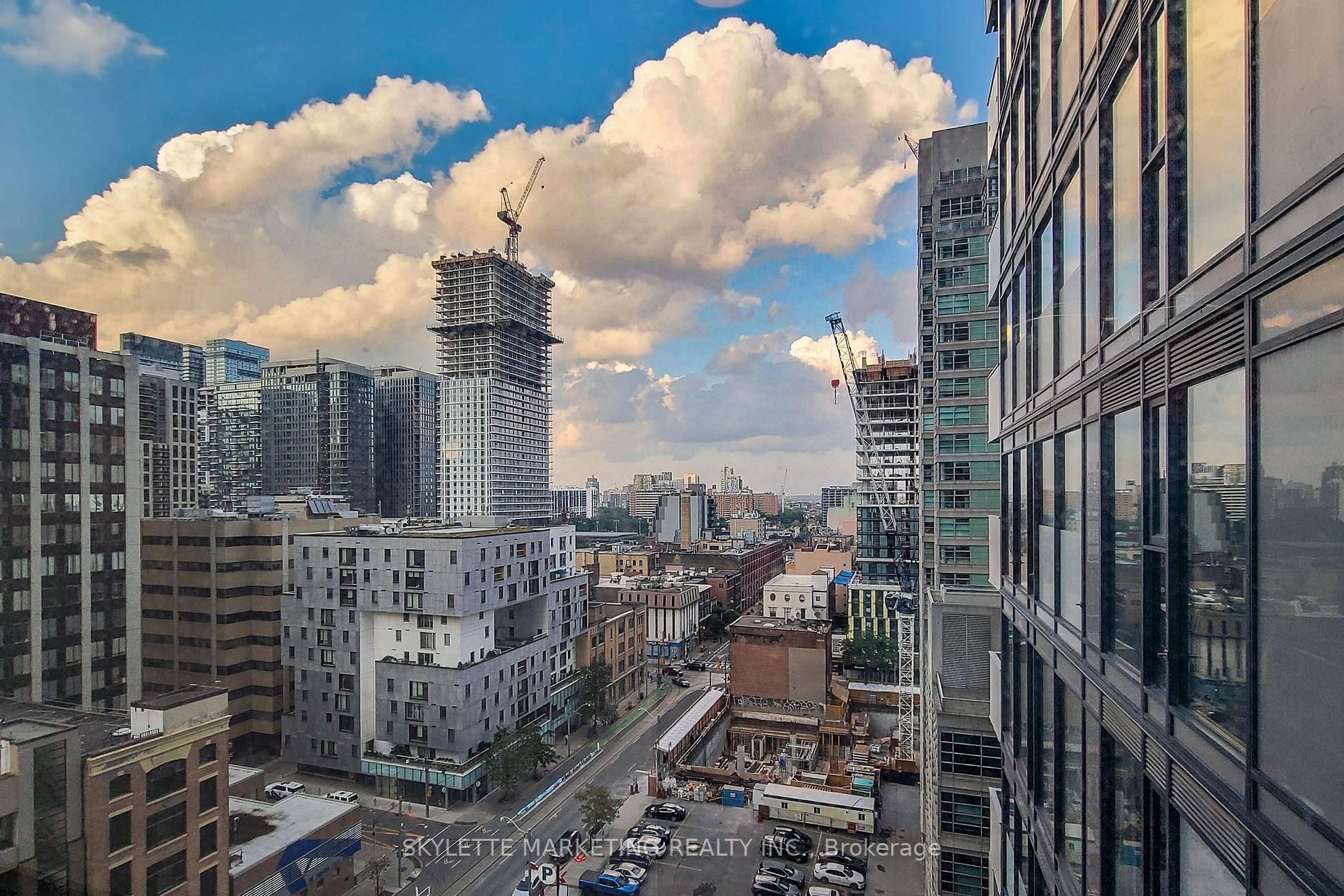 25 Richmond St E, #1105