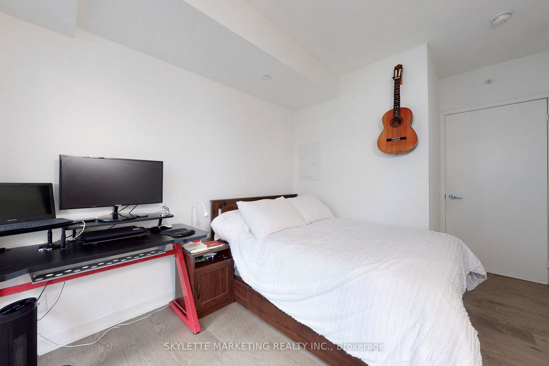 25 Richmond St E, #1105
