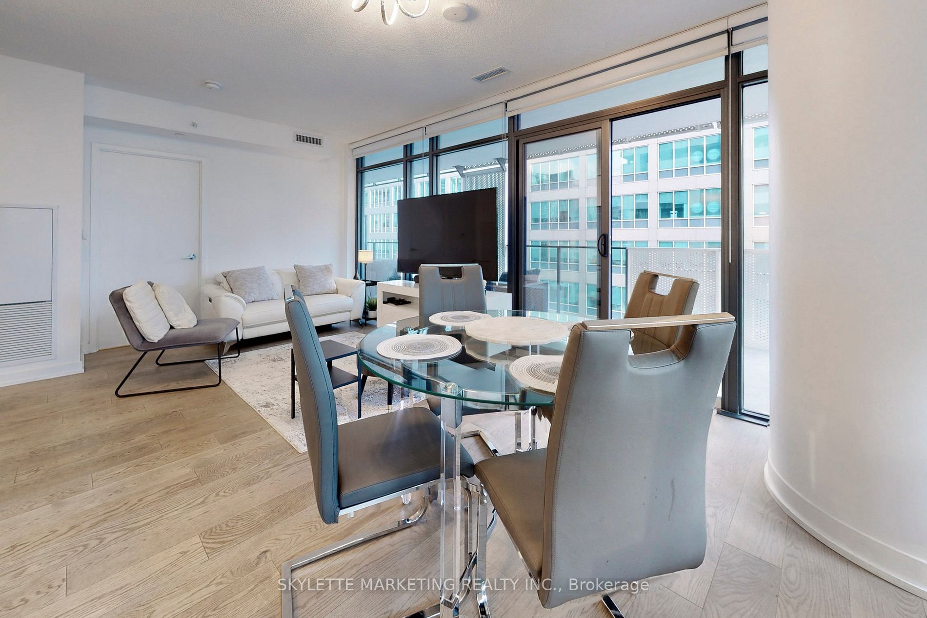 25 Richmond St E, #1105