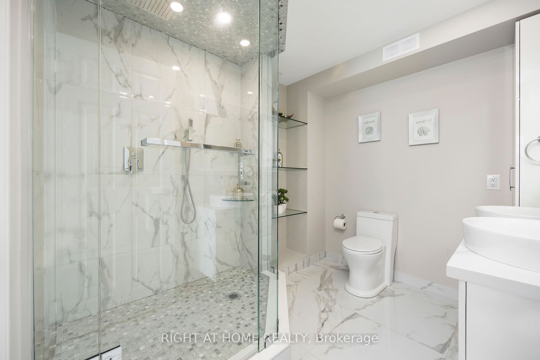 1555 Finch Avenue E, #1605