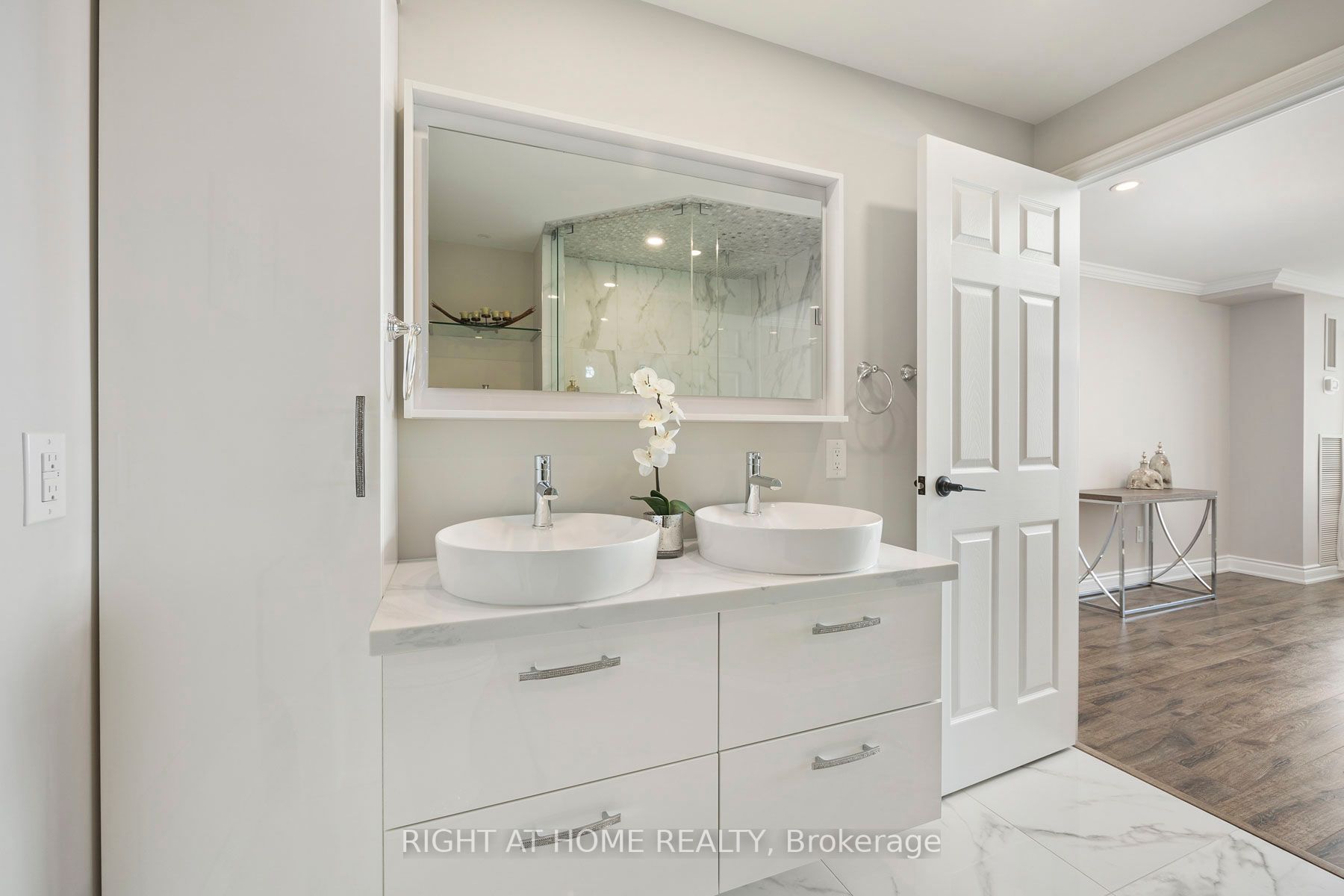 1555 Finch Avenue E, #1605