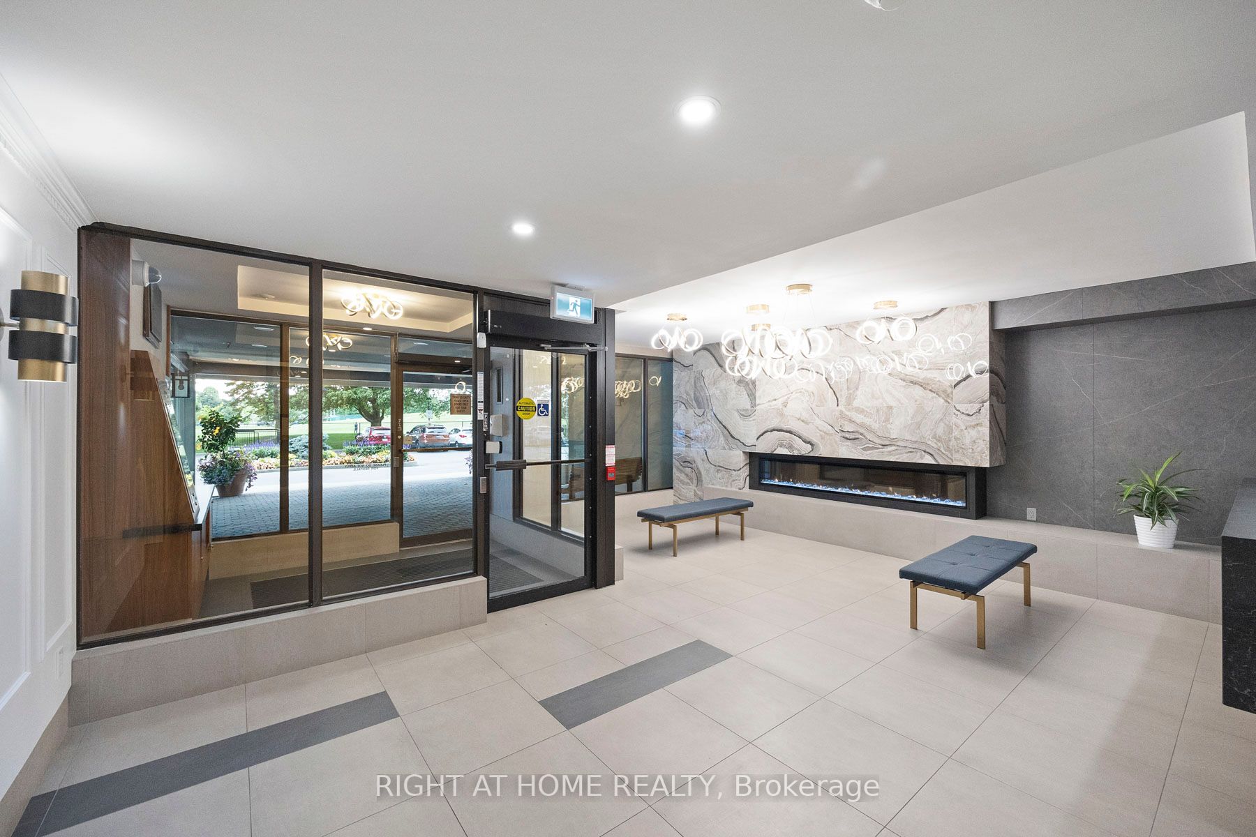 1555 Finch Avenue E, #1605