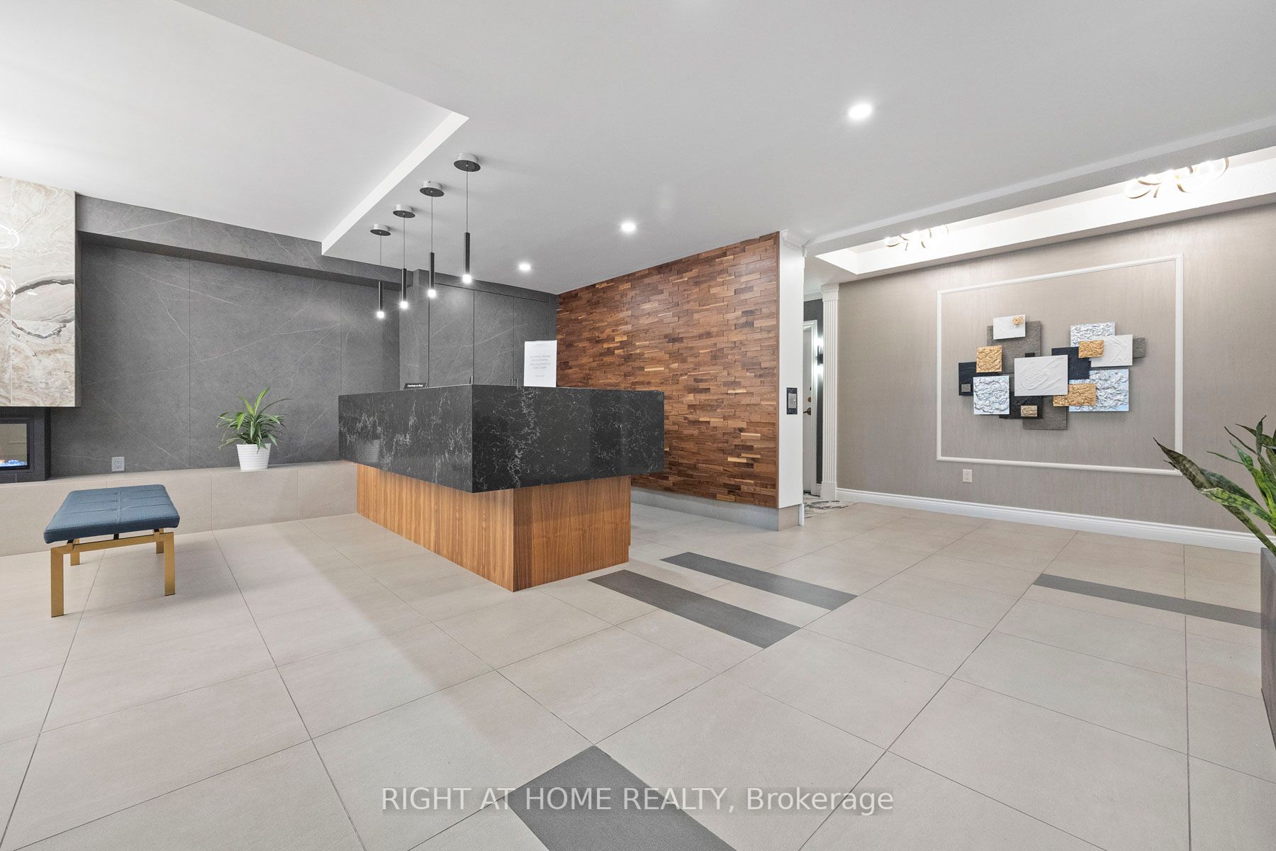 1555 Finch Avenue E, #1605