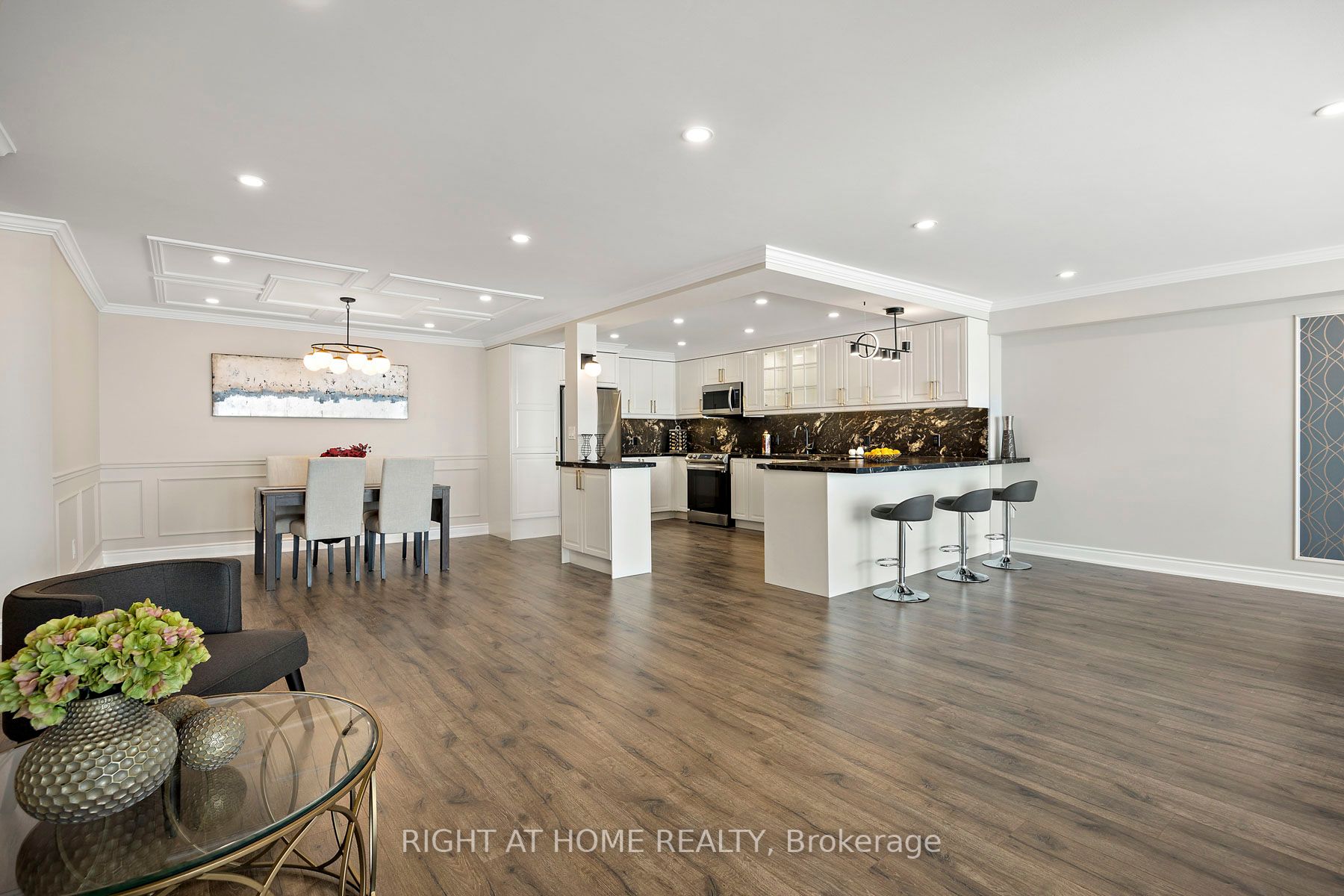 1555 Finch Avenue E, #1605