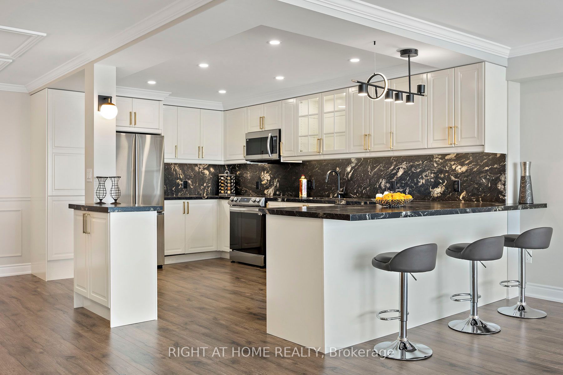 1555 Finch Avenue E, #1605