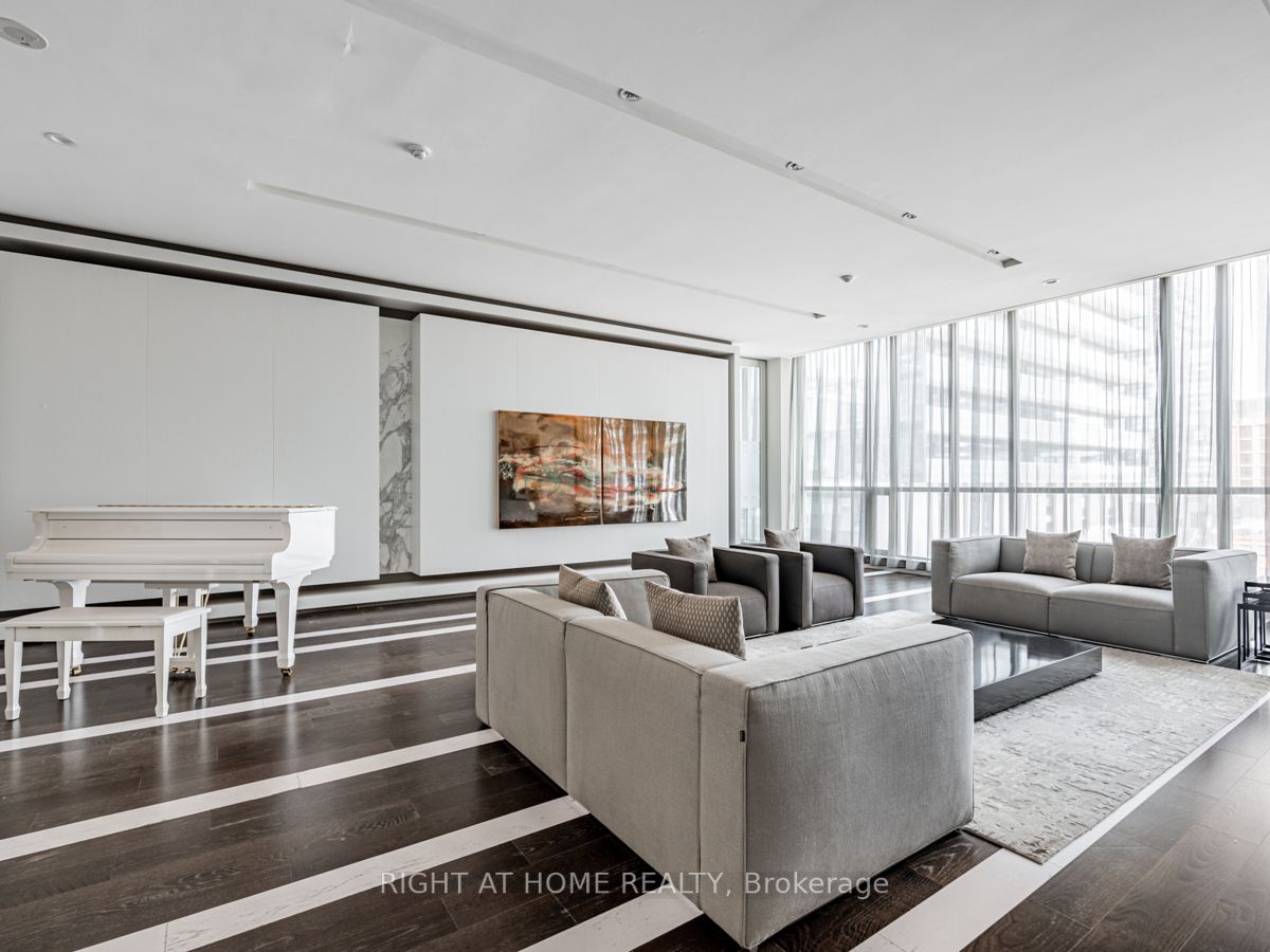 8 Charlotte St, #1603
