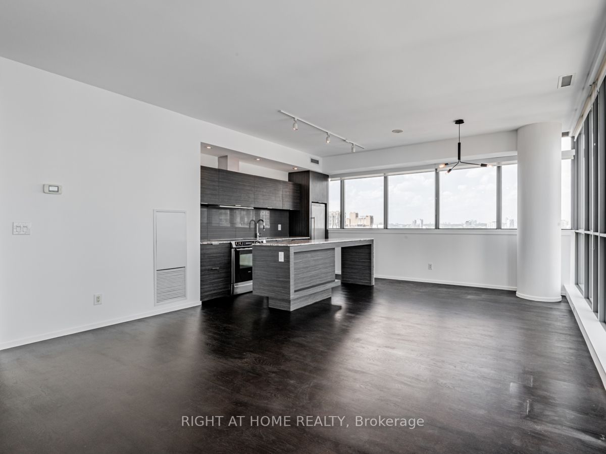 8 Charlotte St, #1603