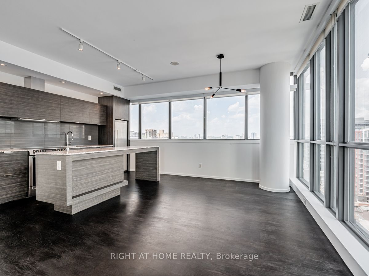 8 Charlotte St, #1603