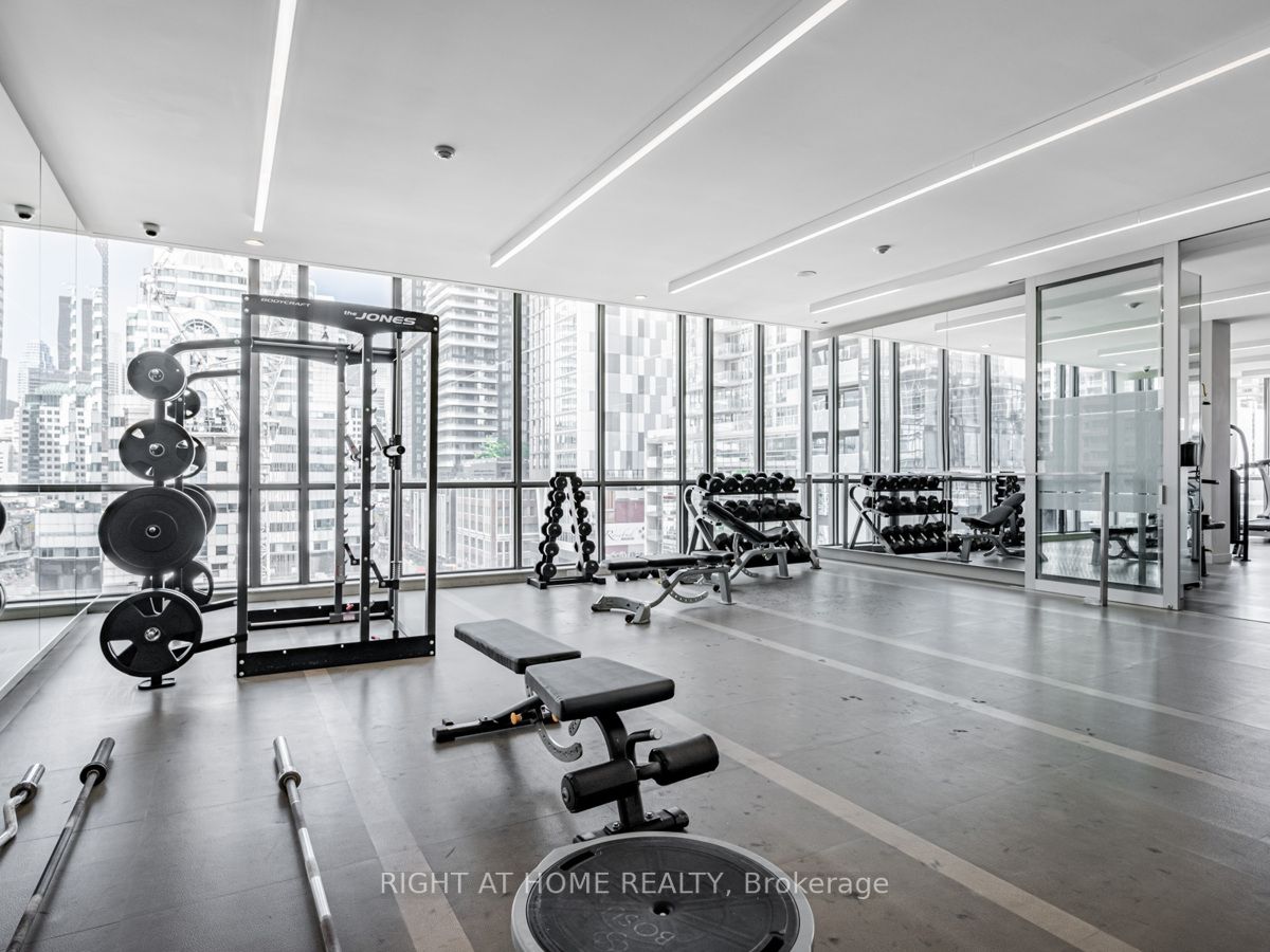 8 Charlotte St, #1603