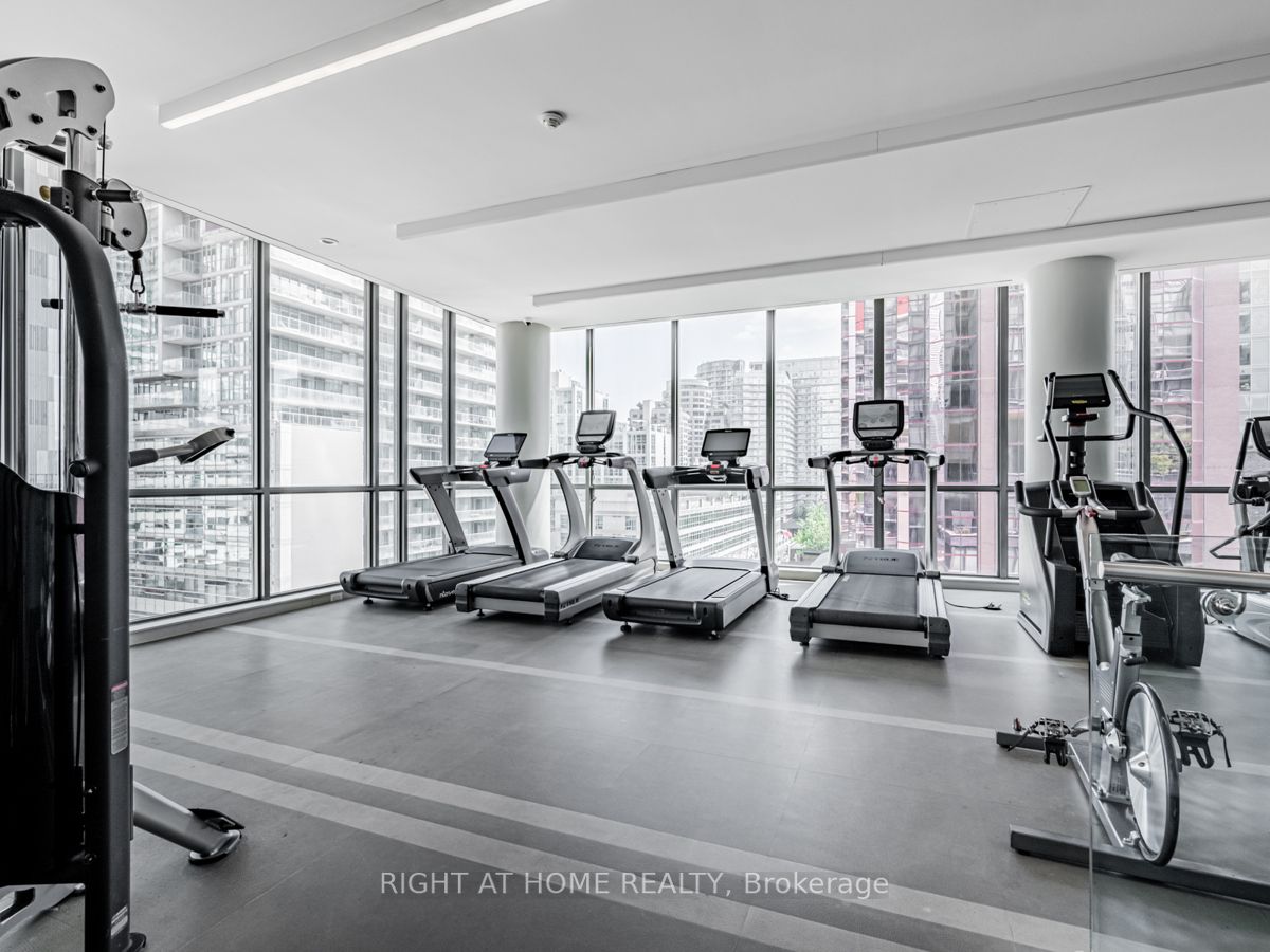 8 Charlotte St, #1603