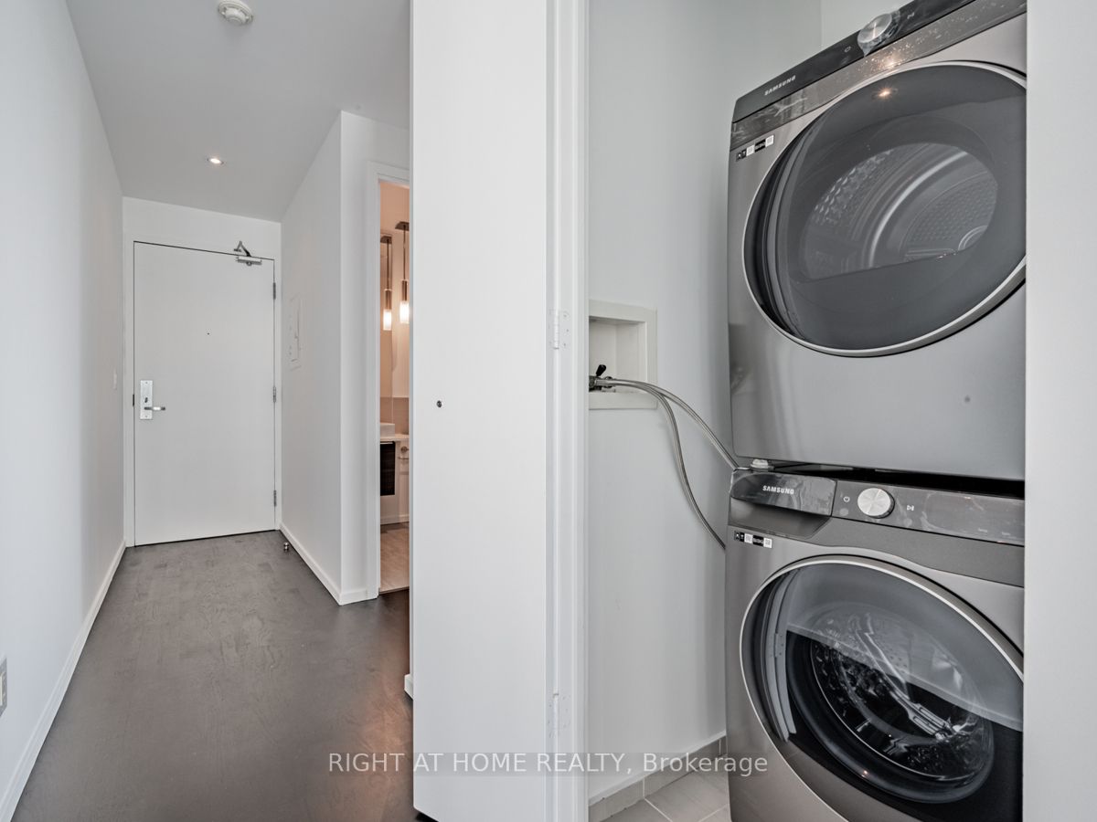 8 Charlotte St, #1603