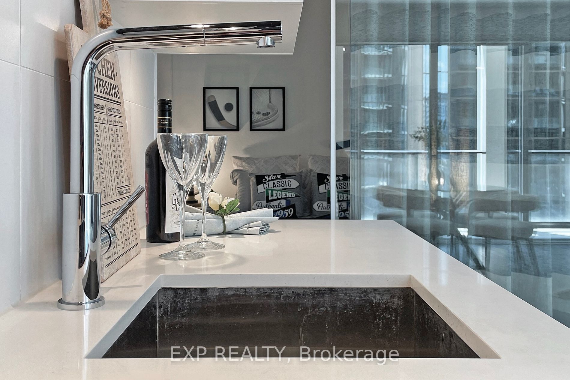 20 Edward St, #611