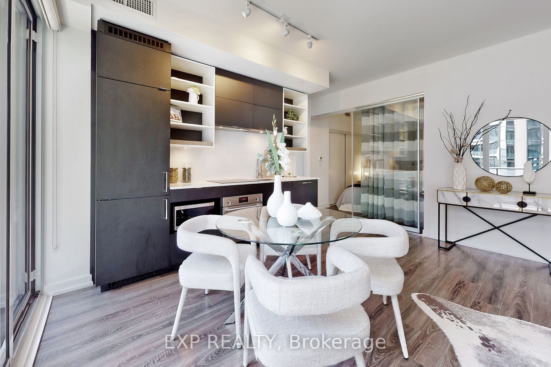 20 Edward St, #611