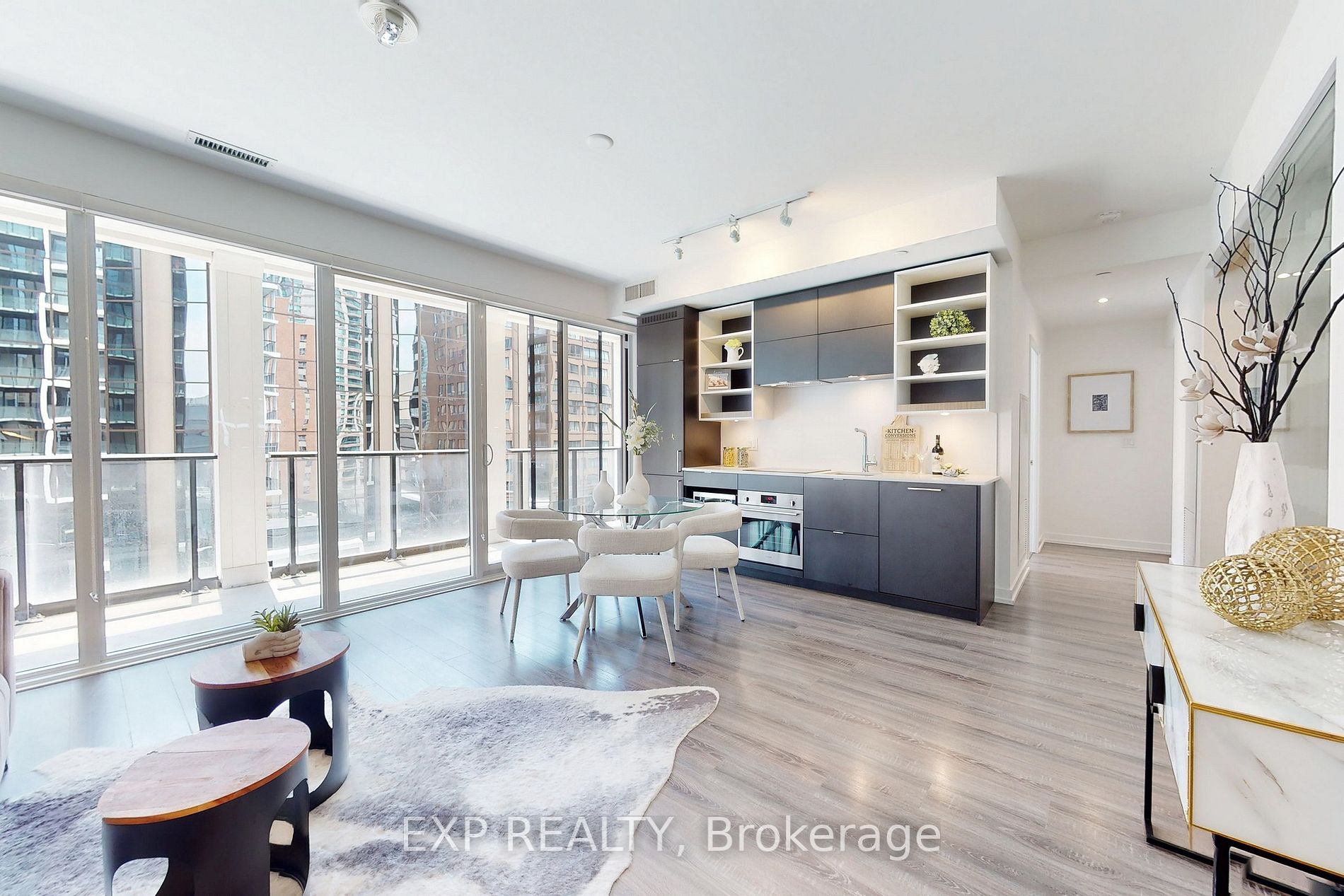 20 Edward St, #611