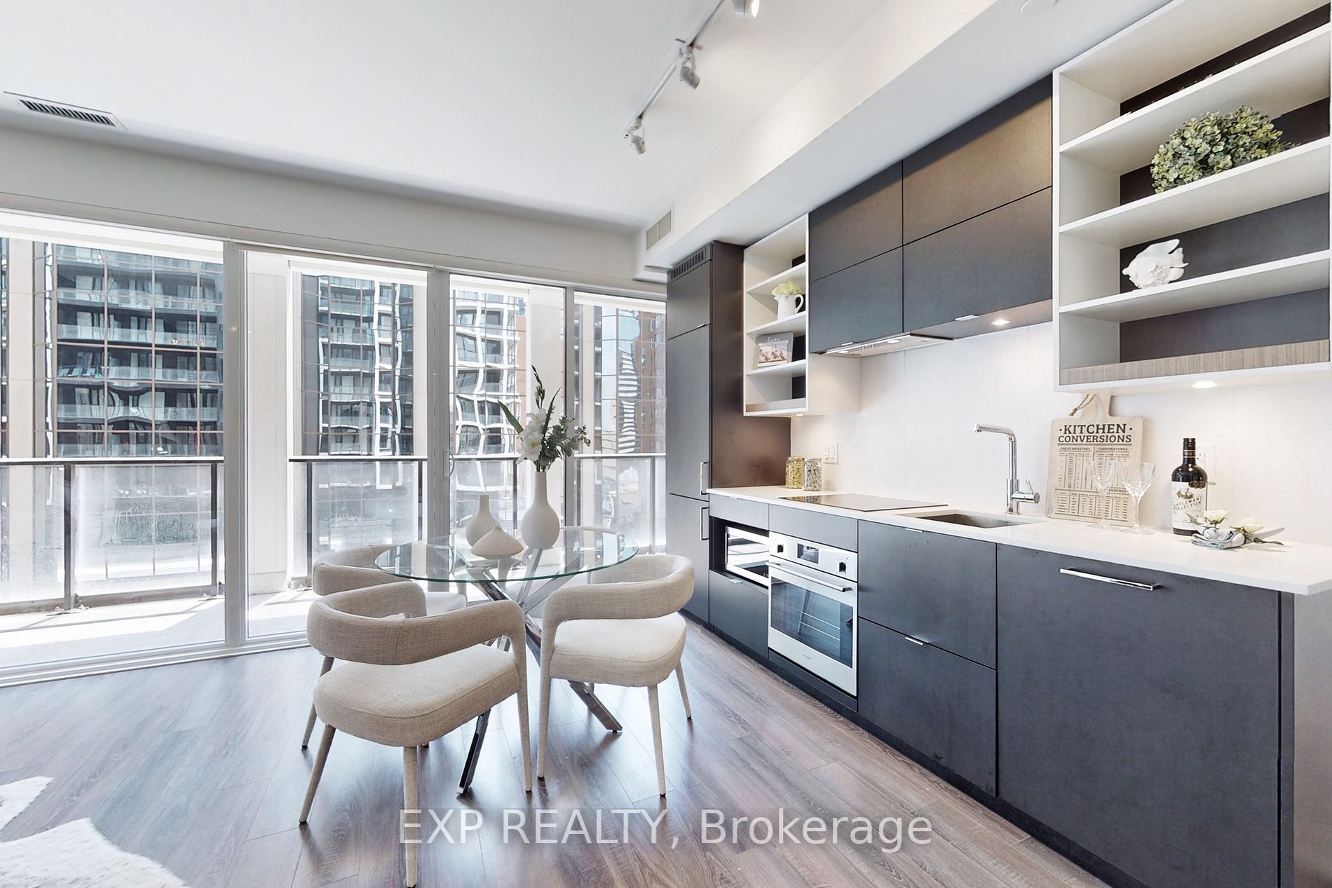 20 Edward St, #611