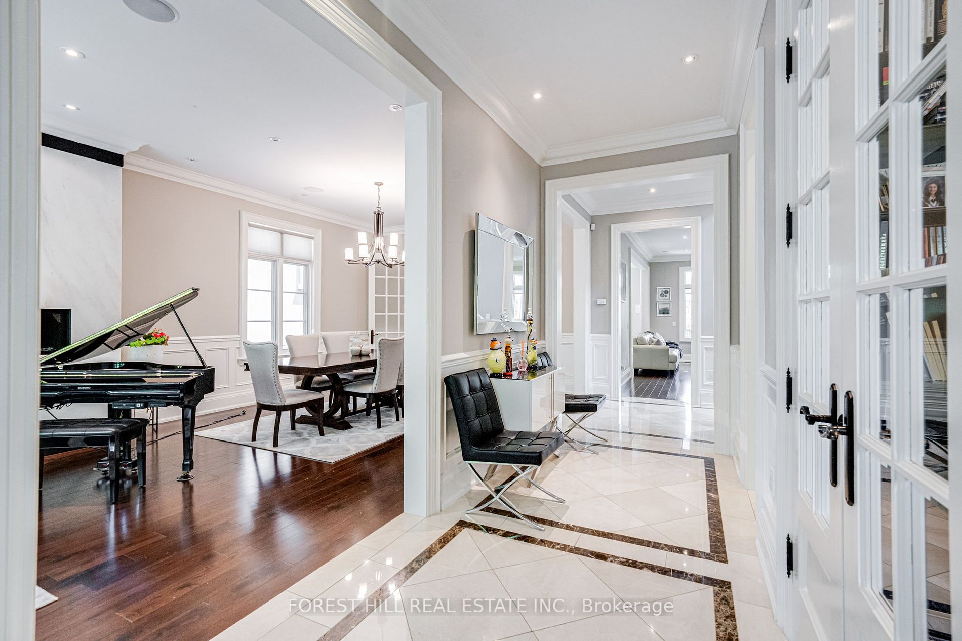 669 Bedford Park